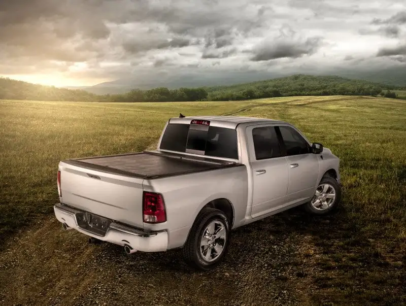 Roll-N-Lock Nissan Titan XD Crew Cab SB 77-3/8in M-Series Retractable Tonneau Cover