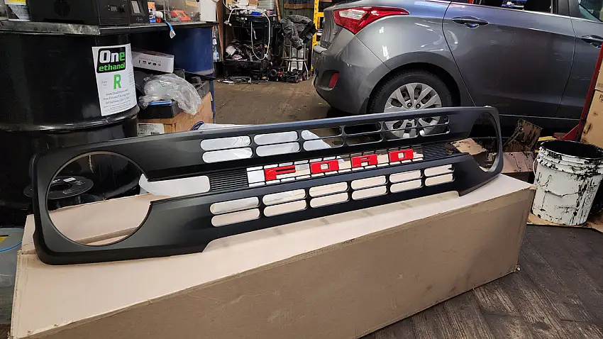 21+ Bronco Heritage "FORD" Grille - Primed