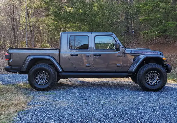 Jeep Gladiator 1.5 Inch Leveling Kit 2020+ JT Clayton Off Road - COR-3110015 - Clayton Off Road